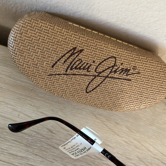 Maui Jim sunglasses brown aviatorsNWT - Picture 3 of 4